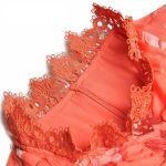 Robe rétro style années 40 avec motifs floraux