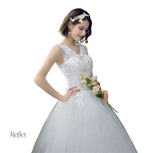 Robe festive féminine avec détails charmants