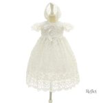 Robe blanche bébé style princesse avec détails délicats