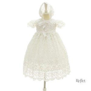 Robe blanche bébé style princesse avec détails délicats