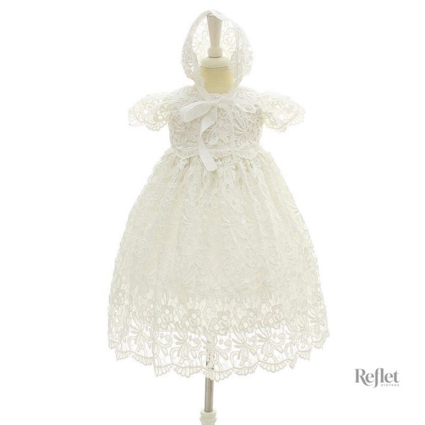 Robe blanche bébé style princesse avec détails délicats