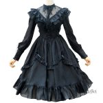 Robe élégante blanche des années 80, silhouette rétro