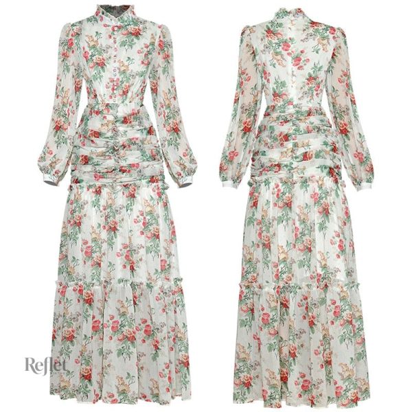 Robe blanche à la mode des années 40