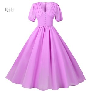 Robe élégante blanche avec encolure classique