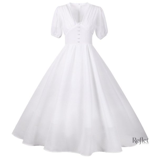 Robe blanche fluide années 50 avec taille cintrée