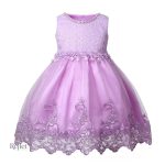 Modèle de robe blanche pour filles