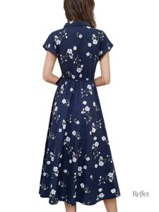Robe années 40 avec fleurs bleues