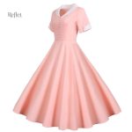 Robe années 40 en bleu, silhouette rétro
