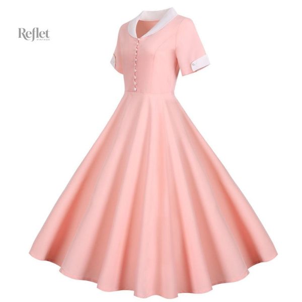Robe années 40 en bleu, silhouette rétro