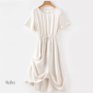 Robe vintage bleu marine, silhouette années 50