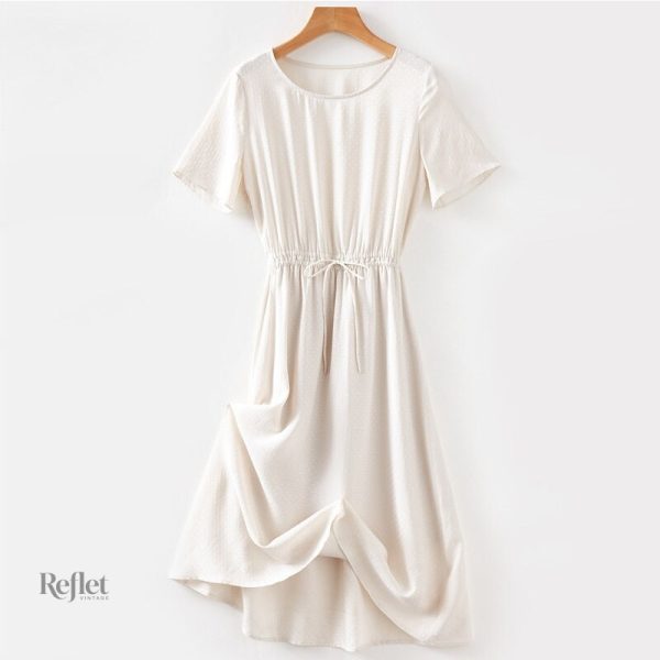 Robe d'inspiration rétro, teinte bleu marine classique