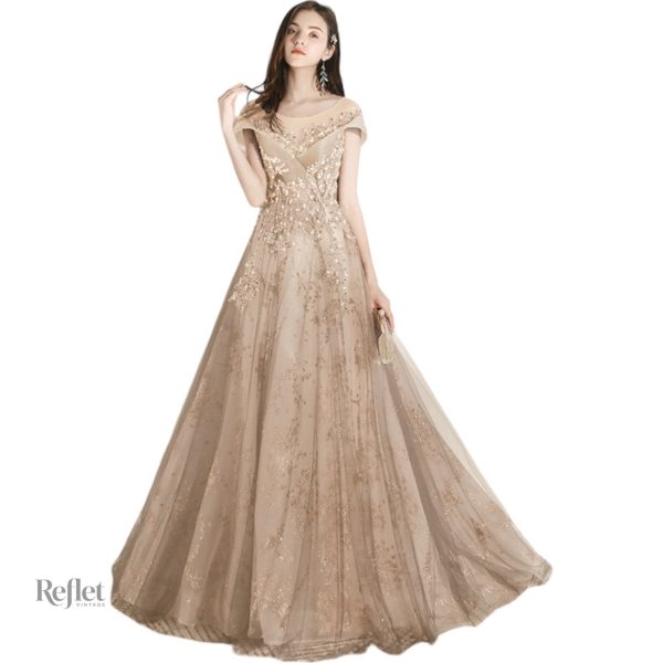 Robe festive pour femme avec design intemporel