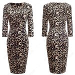 Look rétro avec robe crayon années 30, féminité et sophistication