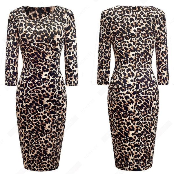 Look rétro avec robe crayon années 30, féminité et sophistication