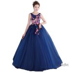 Robe de bal élégante, couleur bleu nuit, style princesse