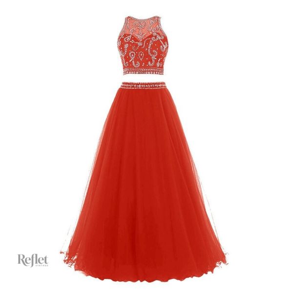 Robe de bal ajustée avec épaules dénudées pour un look chic