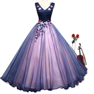 Robe de bal violet avec jupe évasée et détails délicats