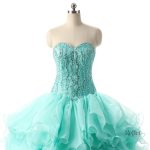 Robe de bal style princesse très claire, élégante et fluide