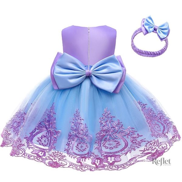 Robe de bébé en matériaux doux et confortables