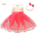 Robe de bébé avec ceinture en satin
