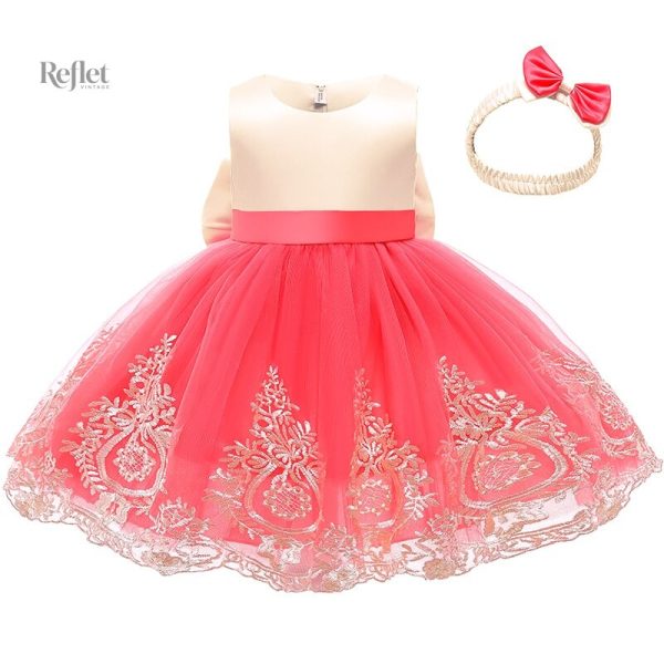 Robe de bébé avec ceinture en satin