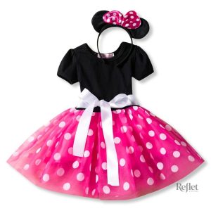 Bébé en robe de cérémonie royale