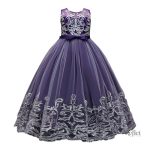 Robe de communion avec design classique