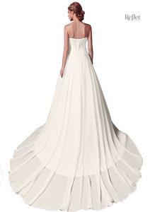 Robe de mariage blanche avec jupe ample