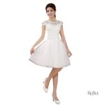 Robe de mariée élégante avec détails raffinés