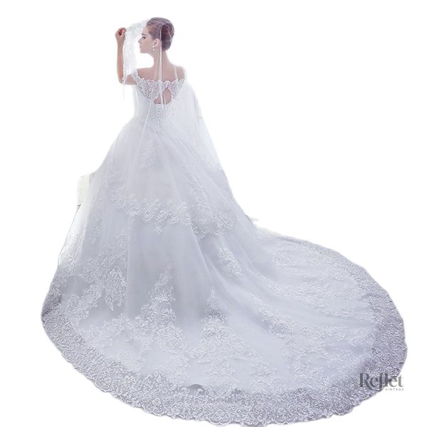 Robe de mariée avec corsage structuré et jupe ample