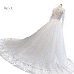 Robe de mariée avec découpe princesse pour un look romantique