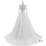 Robe élégante effet princesse pour un mariage royal