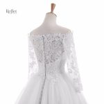 Robe princesse avec détails en dentelle et train