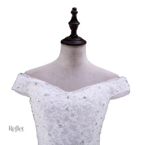Robe de mariée à jupe volumineuse et corsage ajusté