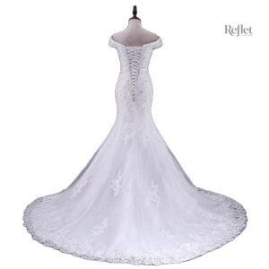 Robe de mariage avec détails raffinés et style romantique