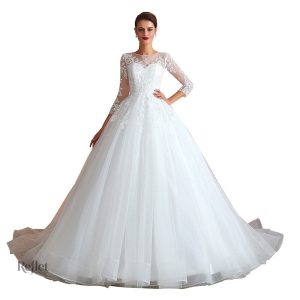 Robe de mariée à jupe volumineuse et corsage ajusté