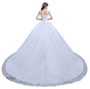 Design de robe de mariée à manches avec silhouette majestueuse