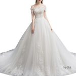 Robe de mariée princesse avec traîne et voile
