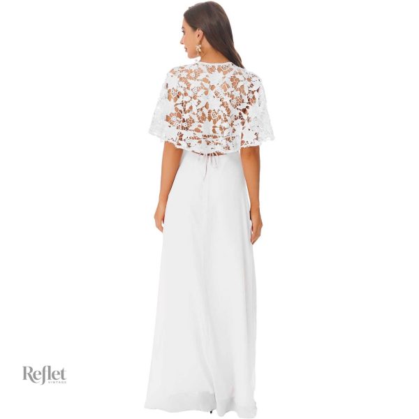 Robe de mariée avec épaules ornées de volants