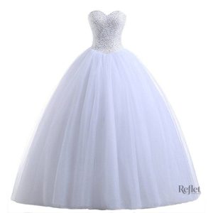 Robe de mariée bleu clair avec jupe évasée