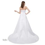 Robe de Mariée avec design féérique et détails lumineux