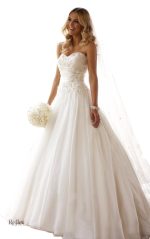 Robe de mariée princesse bustier avec jupe ample