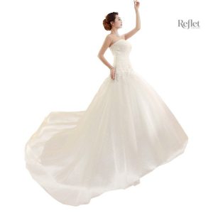 Robe de mariée princesse avec une touche champêtre unique