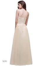 Robe en dentelle pour un mariage élégant