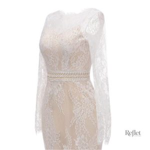 Robe de mariée élégante avec détails en dentelle