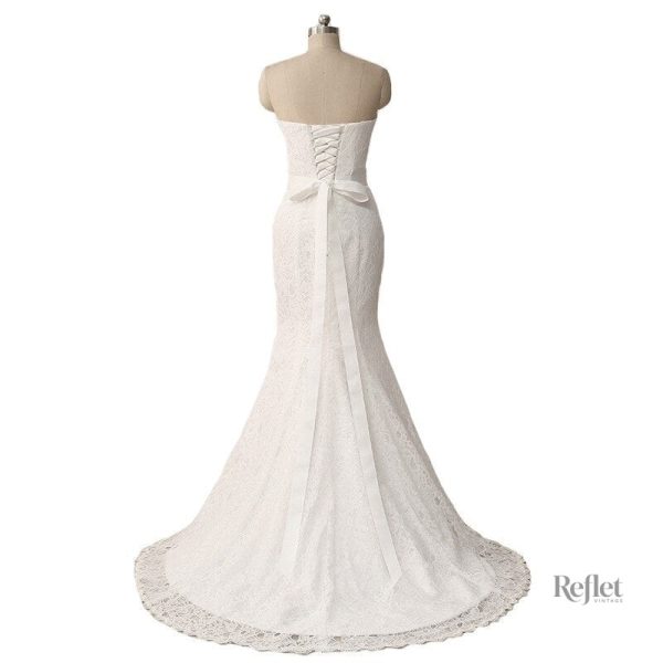 Robe de mariée ample avec jupe volumineuse