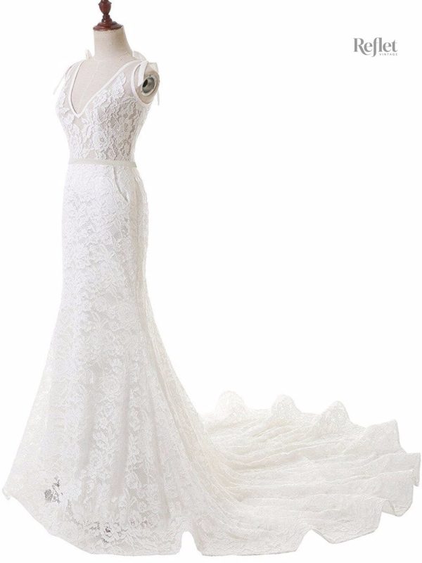 Robe de mariée élégante avec longue traîne et style princesse