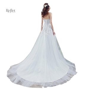 Robe élégante à volants pour un look de mariée féerique