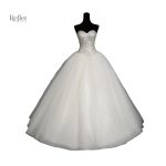 Robe de mariée princesse brillante avec jupe volumineuse