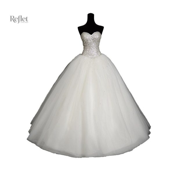 robe-de-mariee-princesse-qui-brille-1 Robe de mariée princesse brillante avec jupe volumineuse
